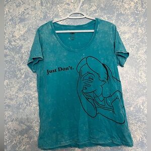 Disney store Women Alice in Wonderland Tee Shirt Just Don’t